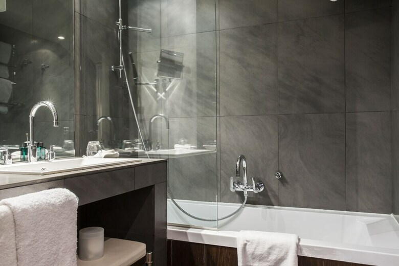 Du Petit Moulin Hotel