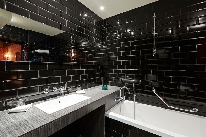 Du Petit Moulin Hotel