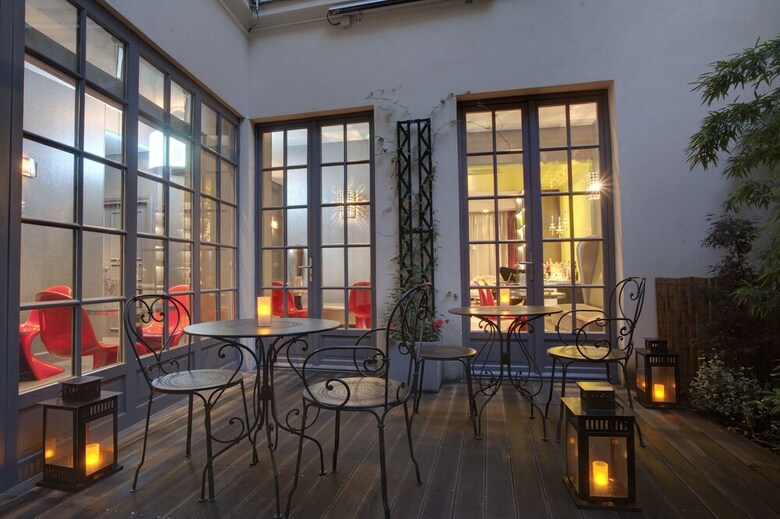 Le Petit Paris Hotel