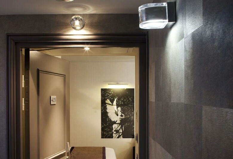 Le Petit Paris Hotel