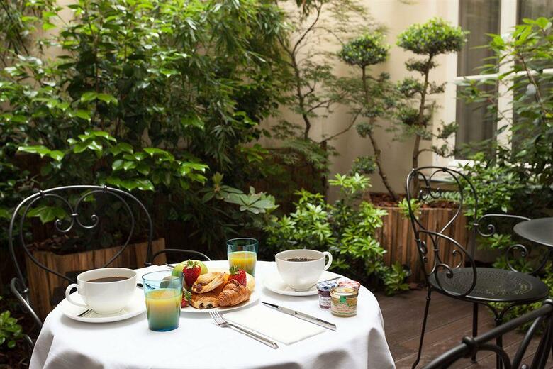 Le Petit Paris Hotel