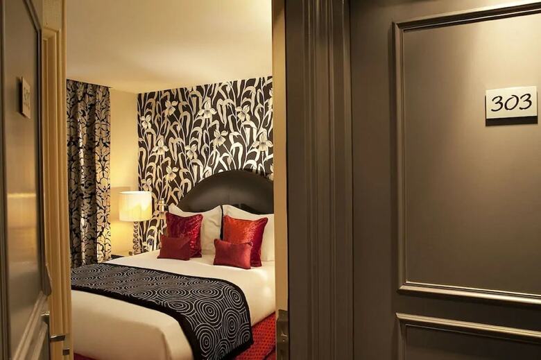 Le Petit Paris Hotel