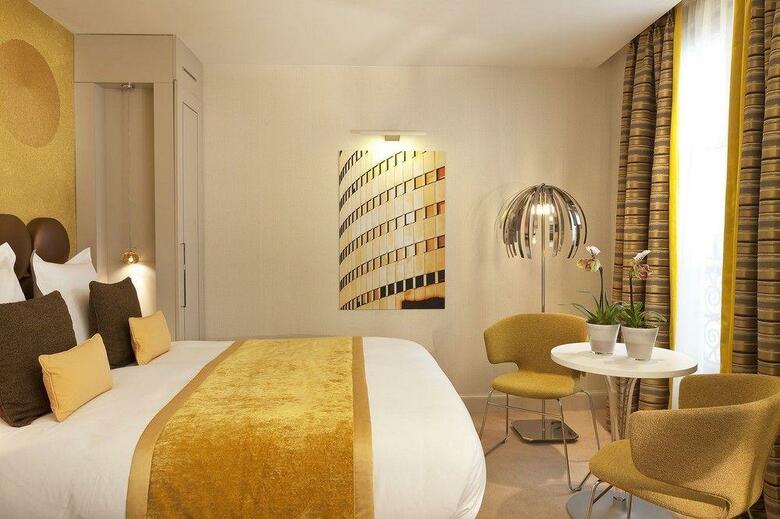 Le Petit Paris Hotel