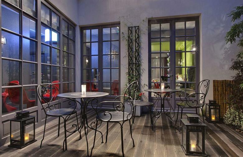 Le Petit Paris Hotel