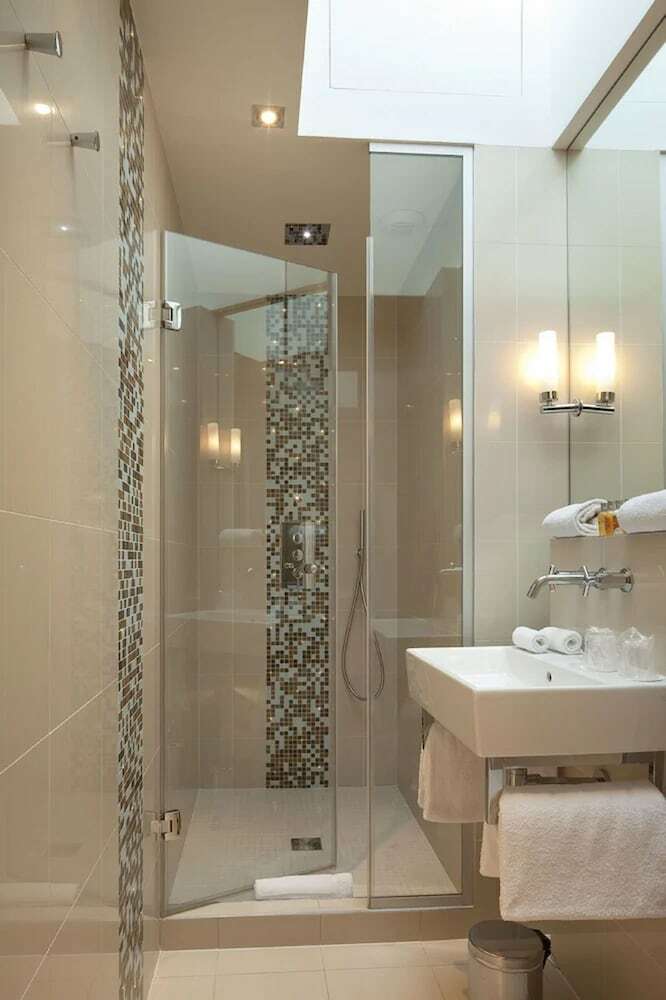 Le Petit Paris Hotel