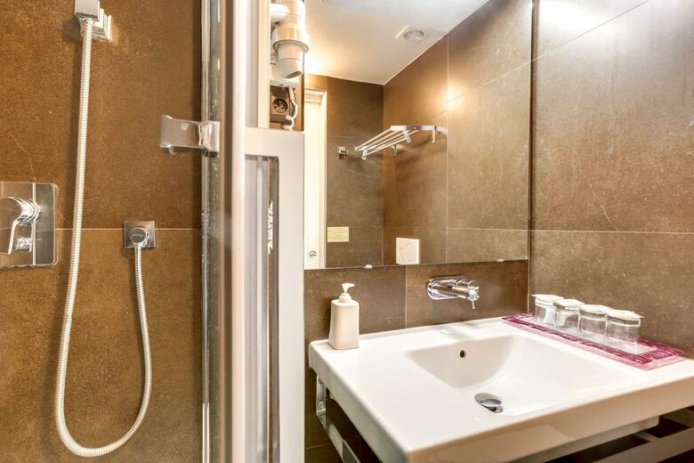 H�tel Op�ra Maintenon Hotel