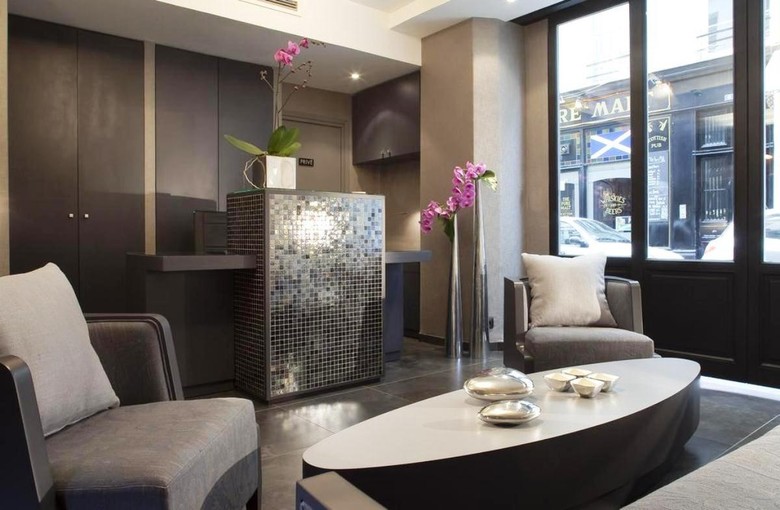 Caron Hotel