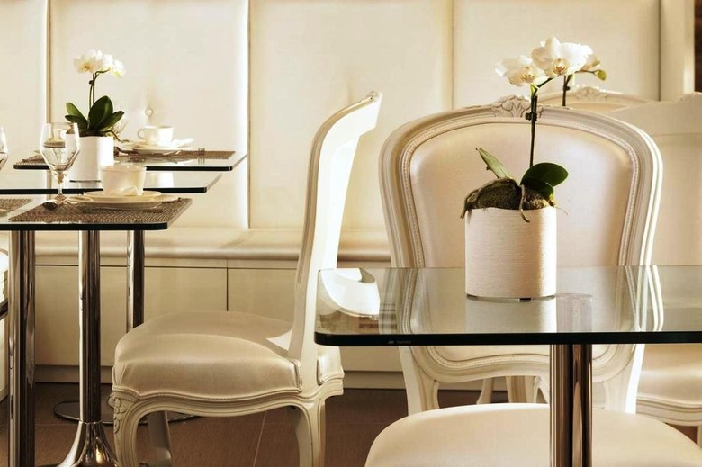 Caron Hotel