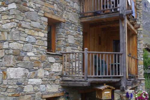Le Tchou Apartments