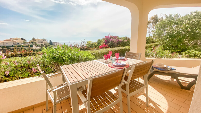 Monte Dourado Aparthotel