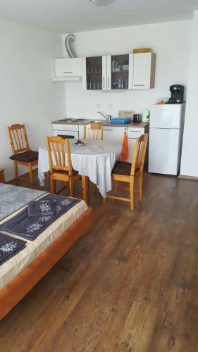 Zelev Apartments