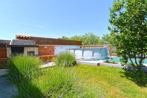 House Rudi 1504