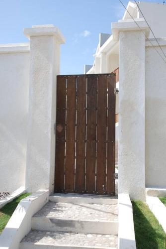 Luxury 2br Home Facing Beach W/pool Montego Bay #4