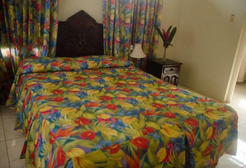 Ocean Crest Villa Hostel