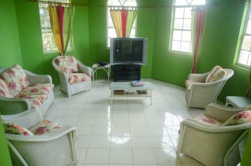 Ocean Crest Villa Hostel