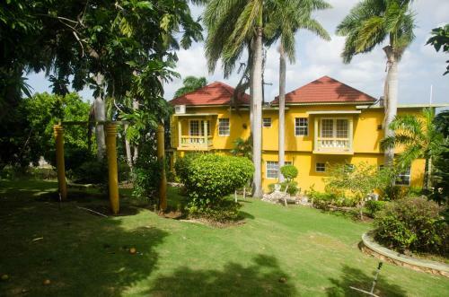 Ocean Crest Villa Hostel