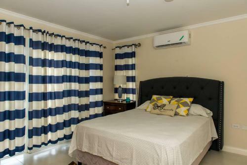 Modern Decor Over Looking City 24/7 Security Apartment