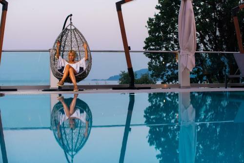 Semiramis Suites Apartment