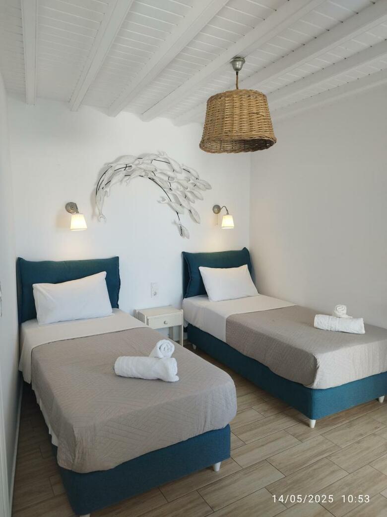 Nikos Rooms Hostel