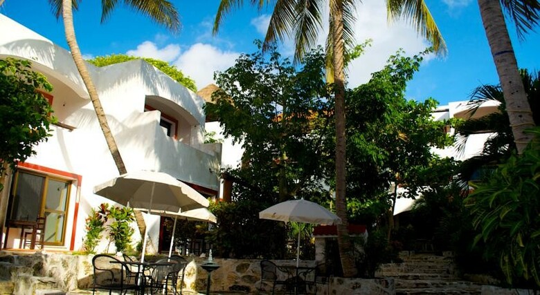 Pelicano Inn Hotel