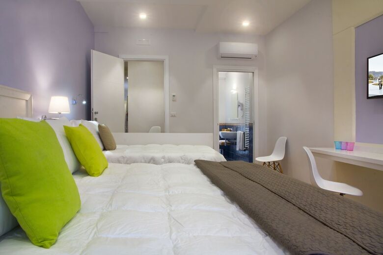 Domus Giulio Cesare Hotel