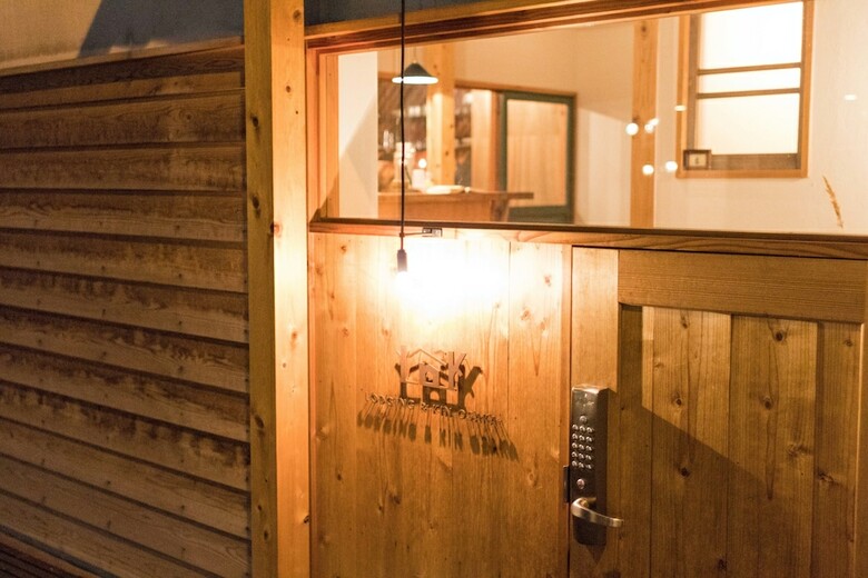 Hostel Lnk (Lodging & Kin) - Hostel
