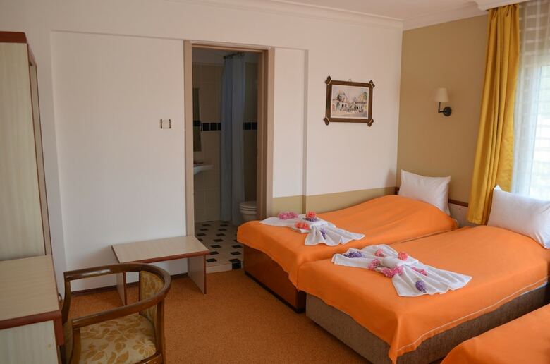 Megas Hotel