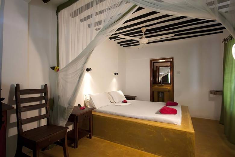 Red Monkey Lodge Inn
