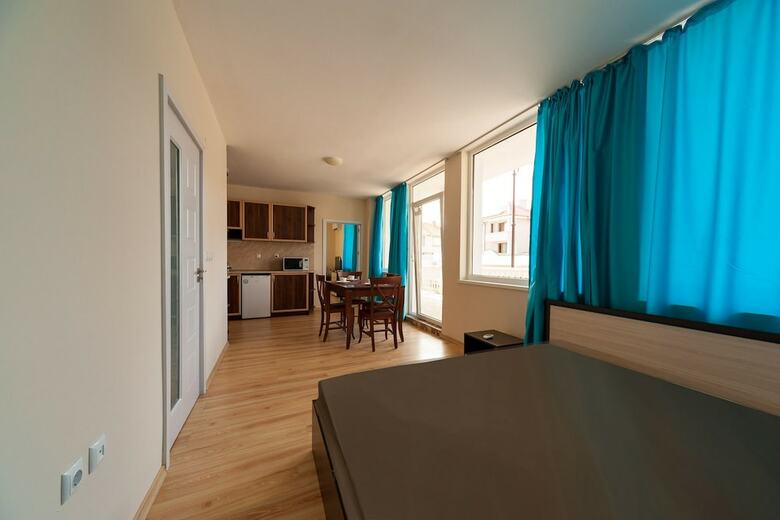 Roel Residence Apartments