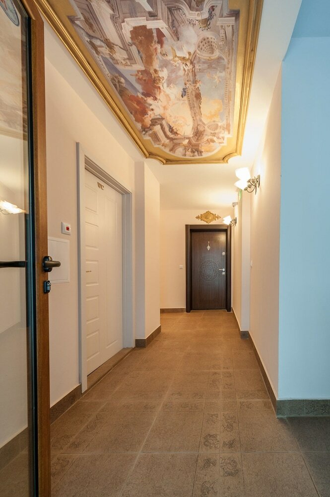 Roel Residence Apartments
