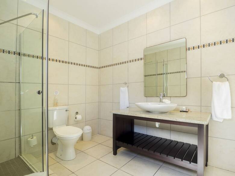 Shining Waters Hotel