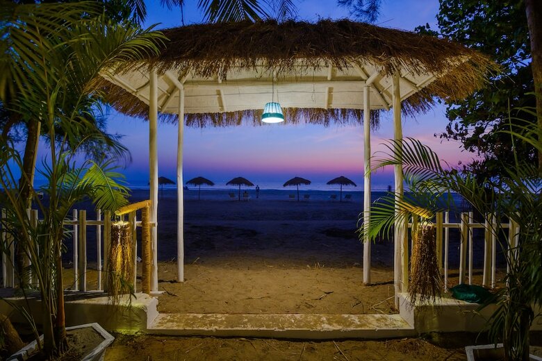 Larisa Beach Resort Hotel