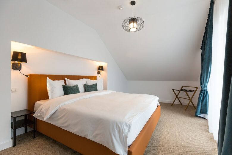 Upperhouse Brasov Bed & Breakfast