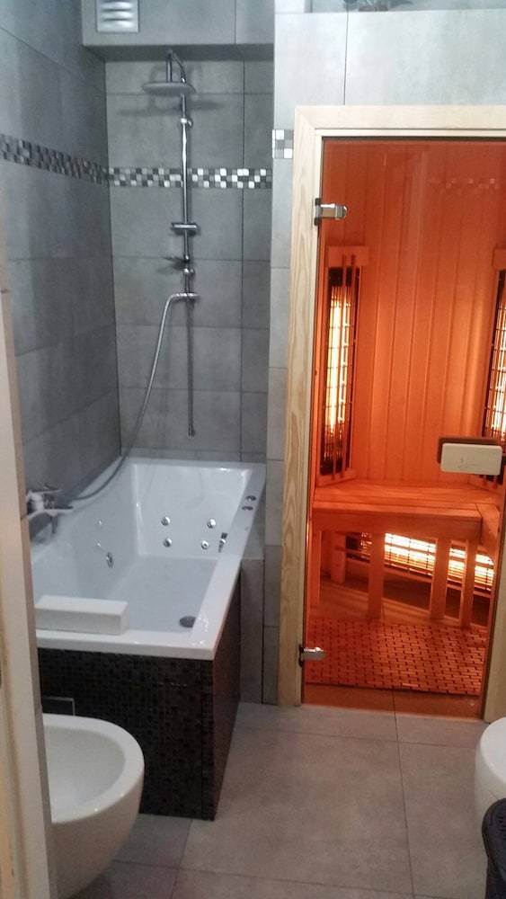 Spa & Room Apartments