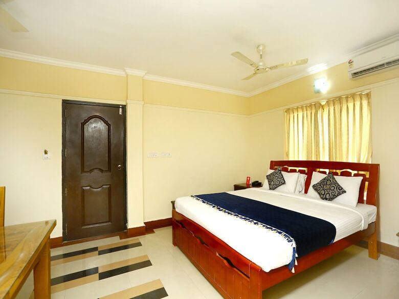 Oyo 2240 Krishna Regency Hotel