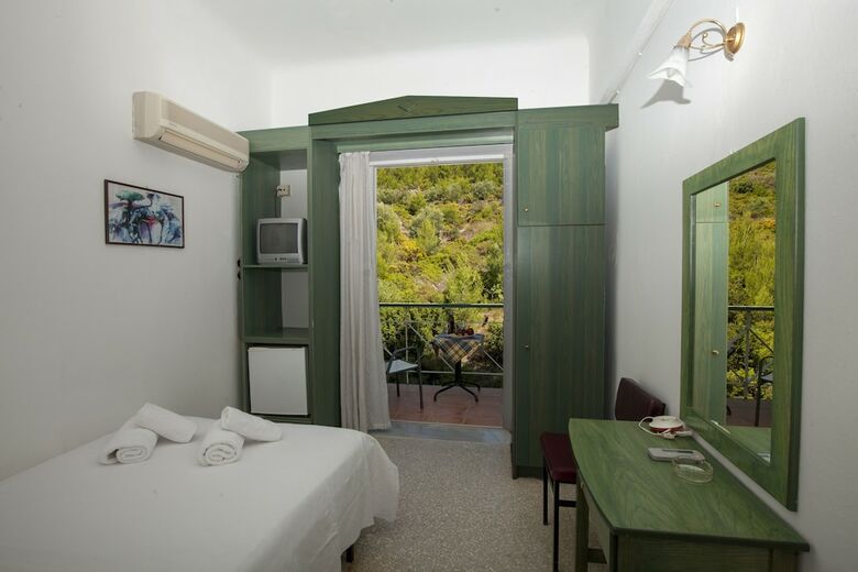 Neorio Bay Hotel