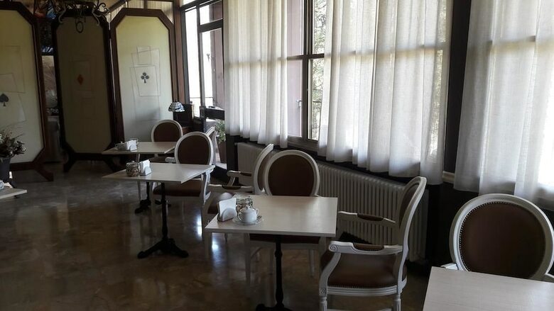 Pandos Hotel