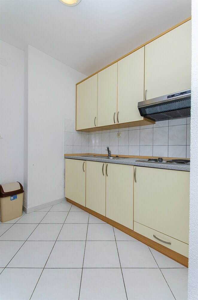 Apartments Jakov