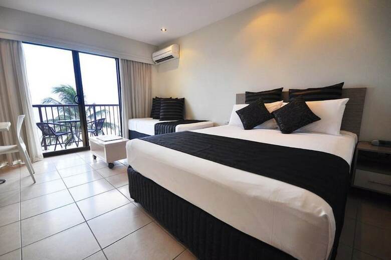 Aquarius On The Beach Hotel