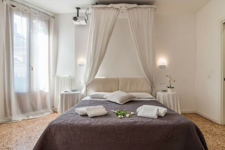 Palazzo Da Ponte Hotel