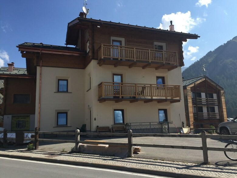 Roulette Apartments
