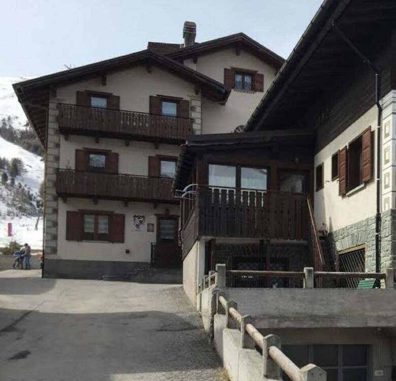 Roulette Apartments