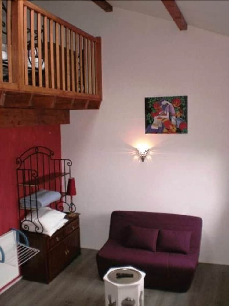 Hotel Ilargi