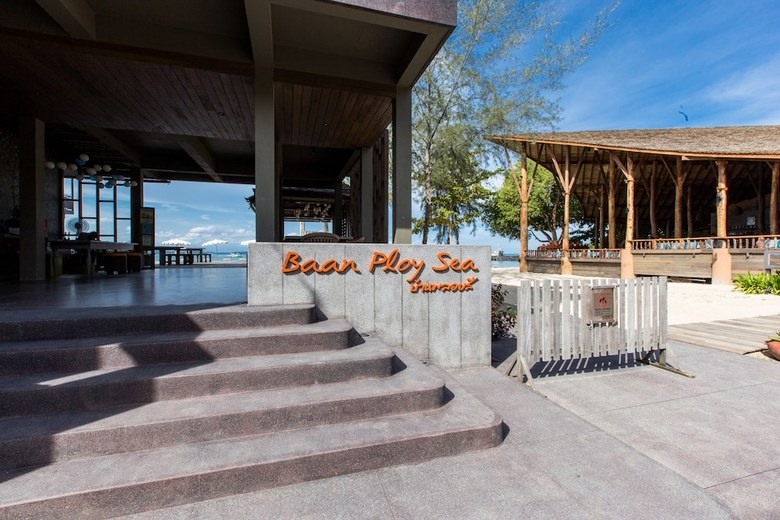 Baan Ploy Sea Apartment