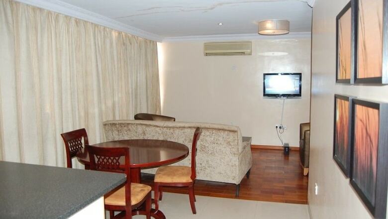 Owu Crown Hotel