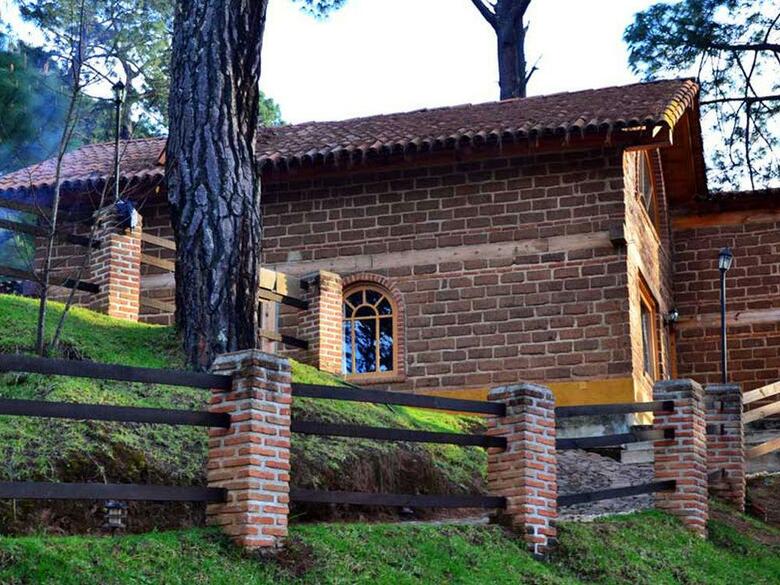 Bosque La Luna Hotel
