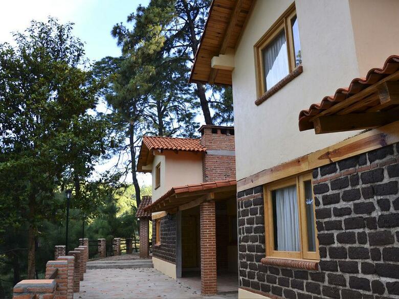 Bosque La Luna Hotel