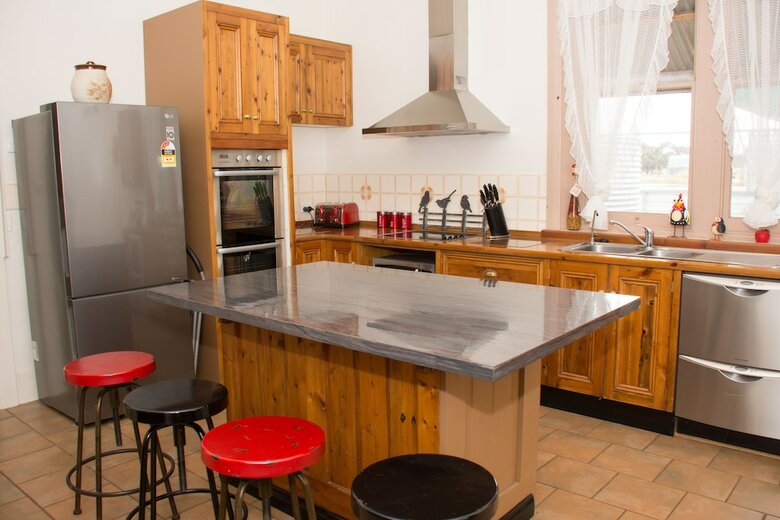 Kimba Travellers Haven Hostel