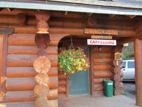 Lac Des Roches Resort Lodge