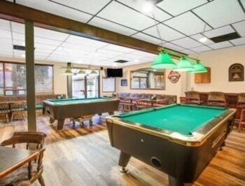 Howard Johnson Inn Enderby Motel